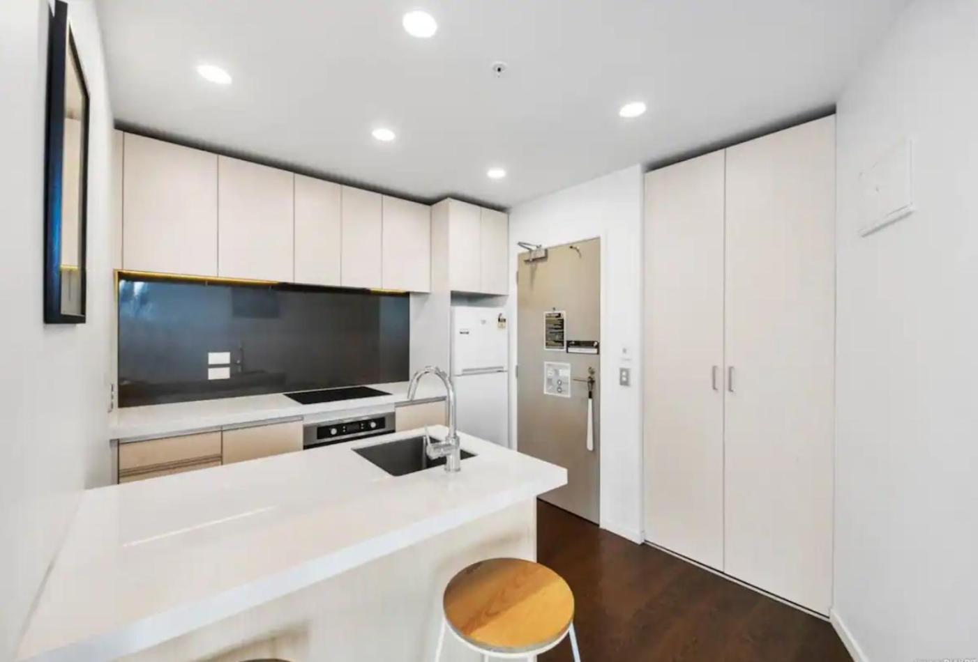 Top Floor Harbour View And Skytower View Apartment In Cbd Auckland Bagian luar foto