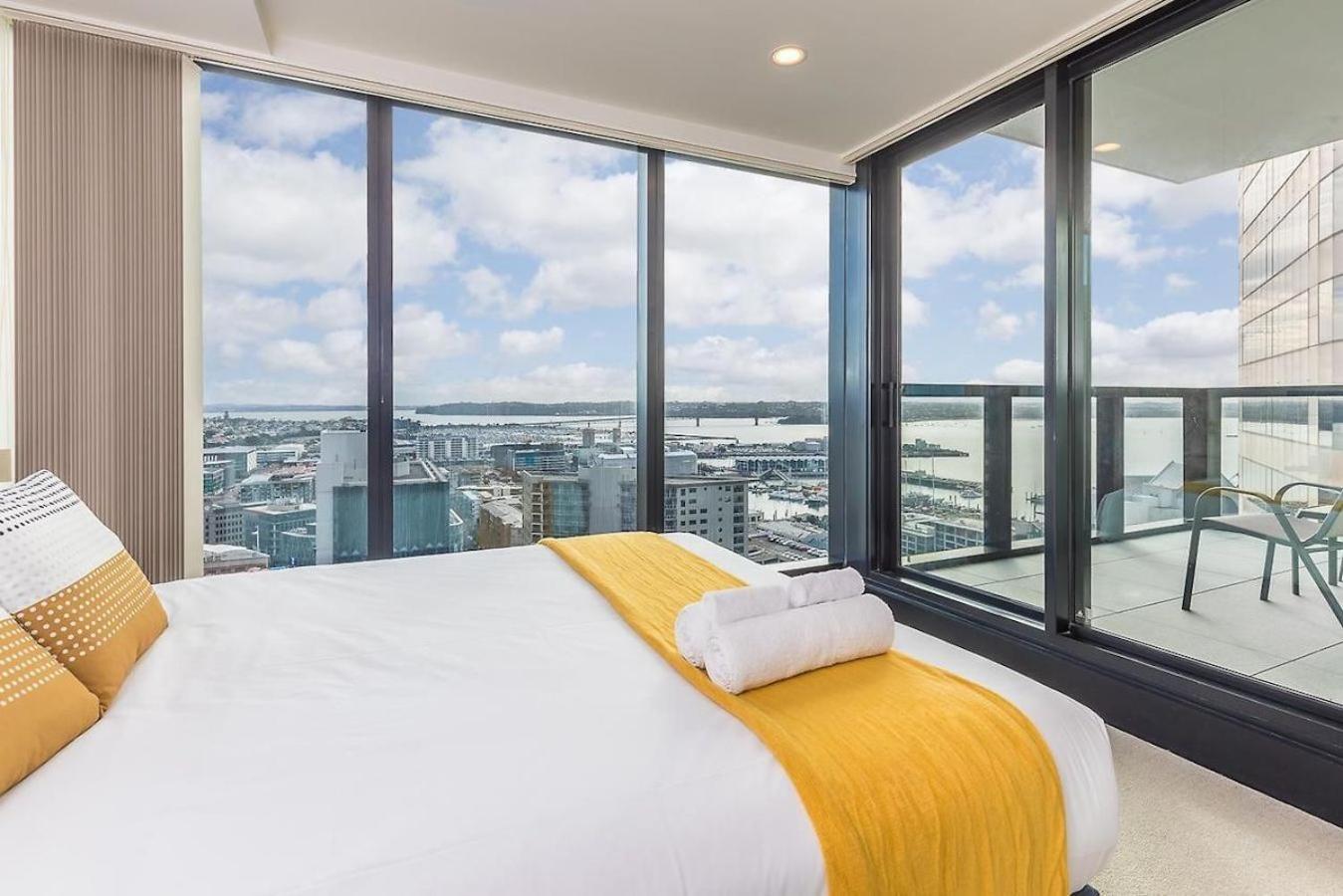 Top Floor Harbour View And Skytower View Apartment In Cbd Auckland Bagian luar foto